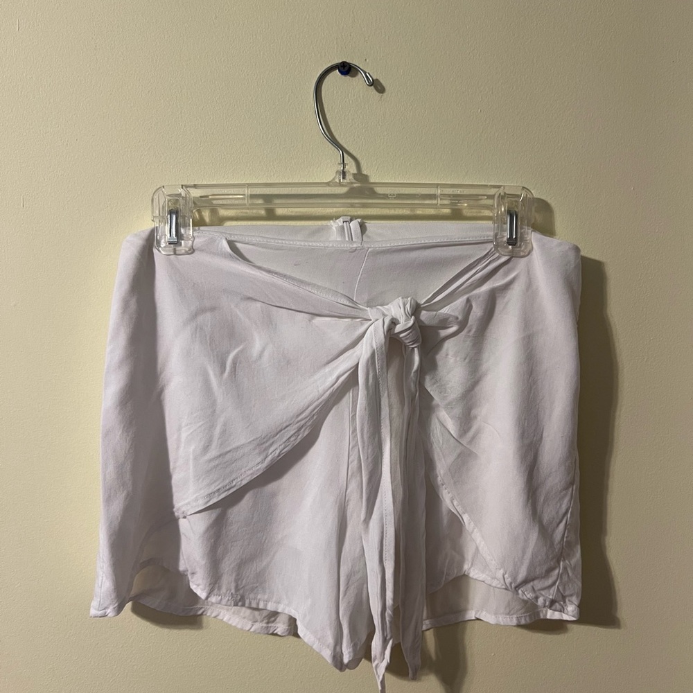 Fashion Nova White Tie-Front Skorts